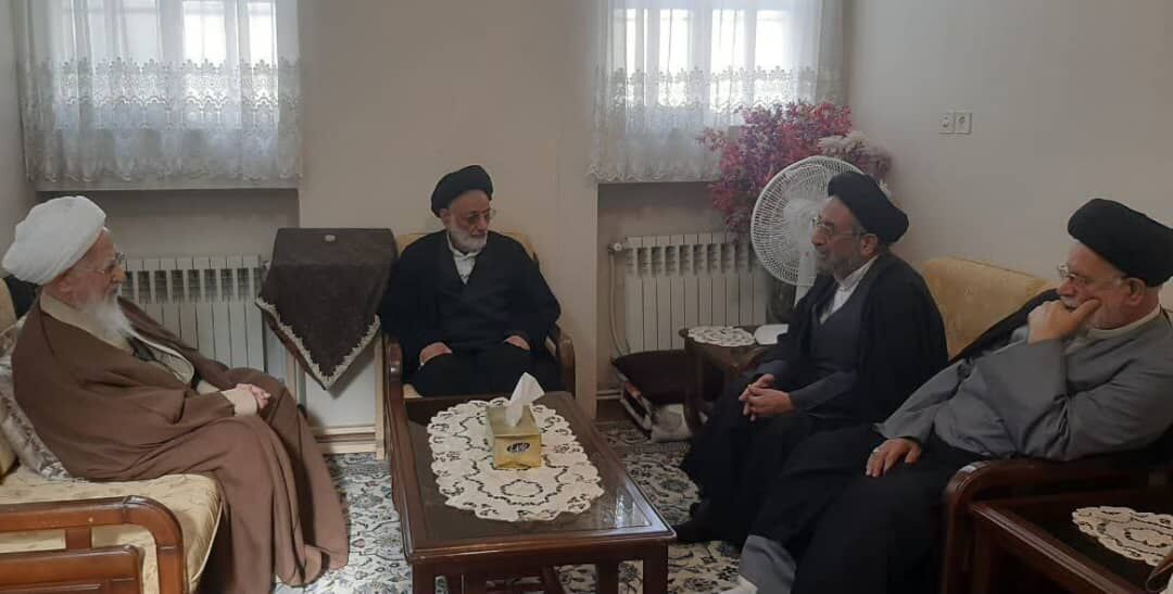 دیدار دست‌اندرکاران همایش ملی ریحانه‌النبی با آیت‌الله جوادی‌آملی