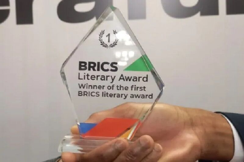 نخستین جایزه ادبی بریکس به یک نویسنده مصری رسید