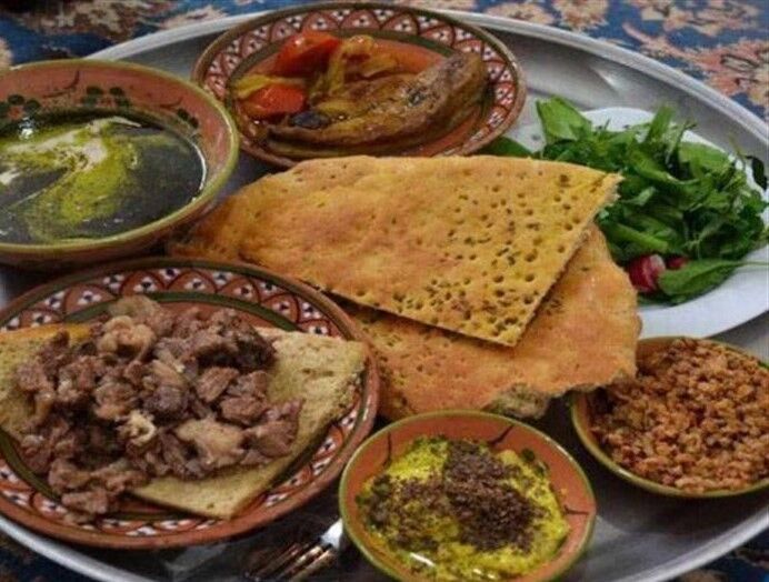 جوشپَره تا قَوَرمه؛ غذاهای گناباد طعمی از اصالت کویر و عطری از سخاوت مردمانش جوشپَره تا قَوَرمه؛ غذاهای گناباد طعمی از اصالت کویر و عطری از سخاوت مردمانش