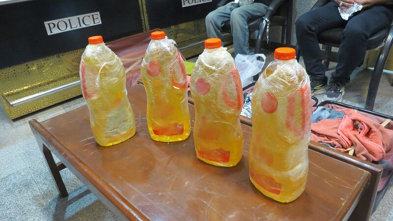 روغن‌های خوراکی آغشته به ۱۱ کیلو شیشه کشف شد