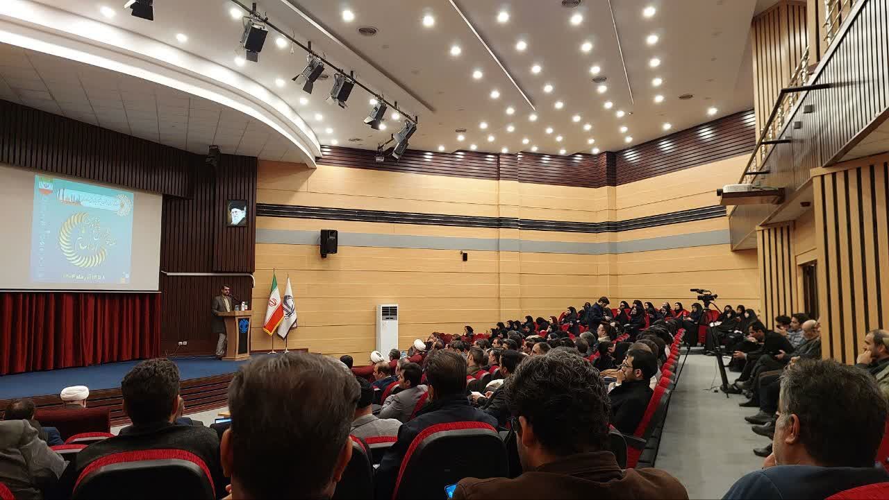 پژوهش‌ کاربردی مشکلات کشور را حل می‌کند 