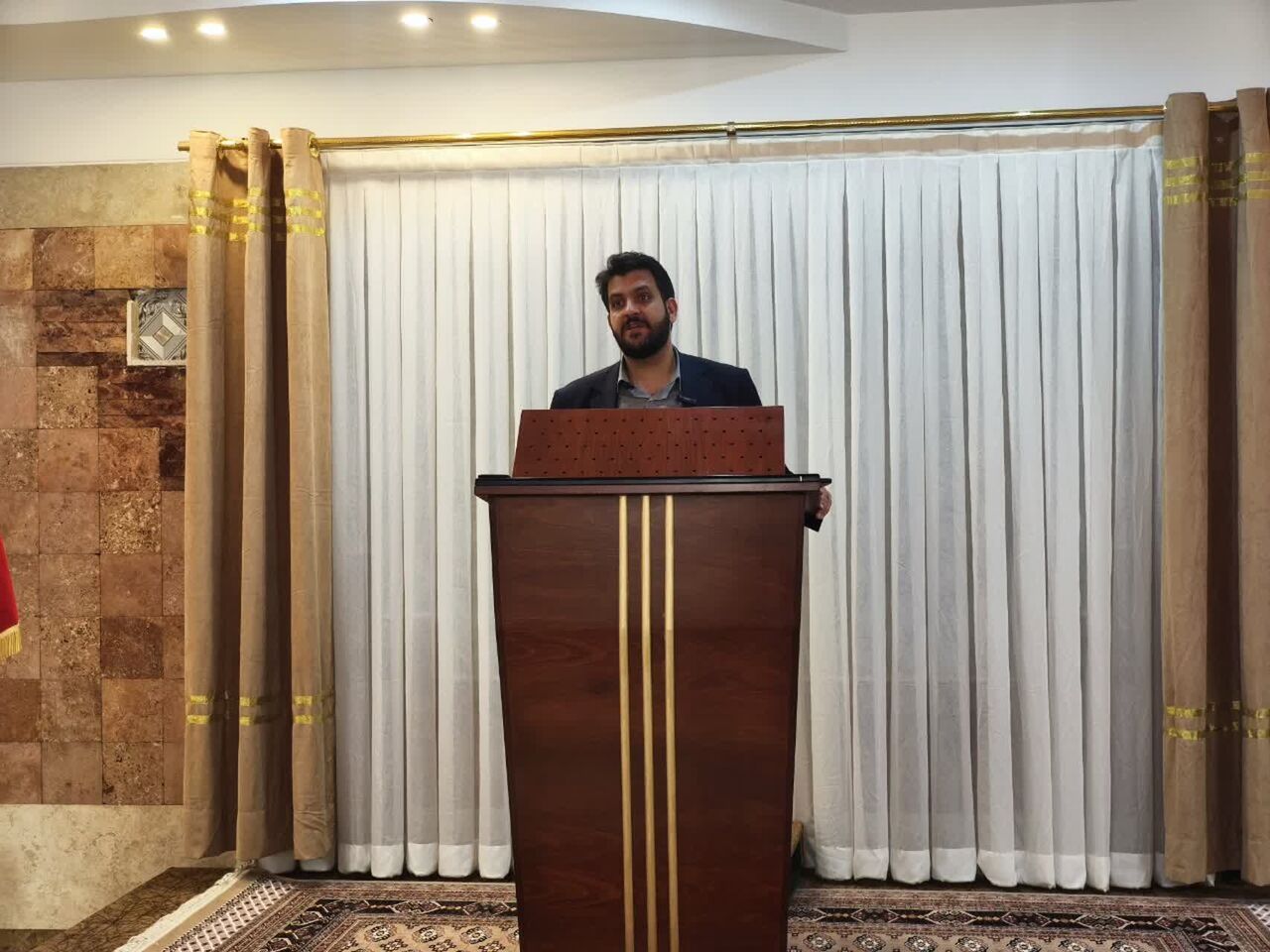 شهردار اردستان خواستار همراهی رسانه‌ها برای احیای تصویر واقعی شهر شد