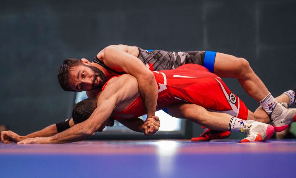 رعد پدافند ارتش در لیگ برتر کشتی فرنگی سوم شد