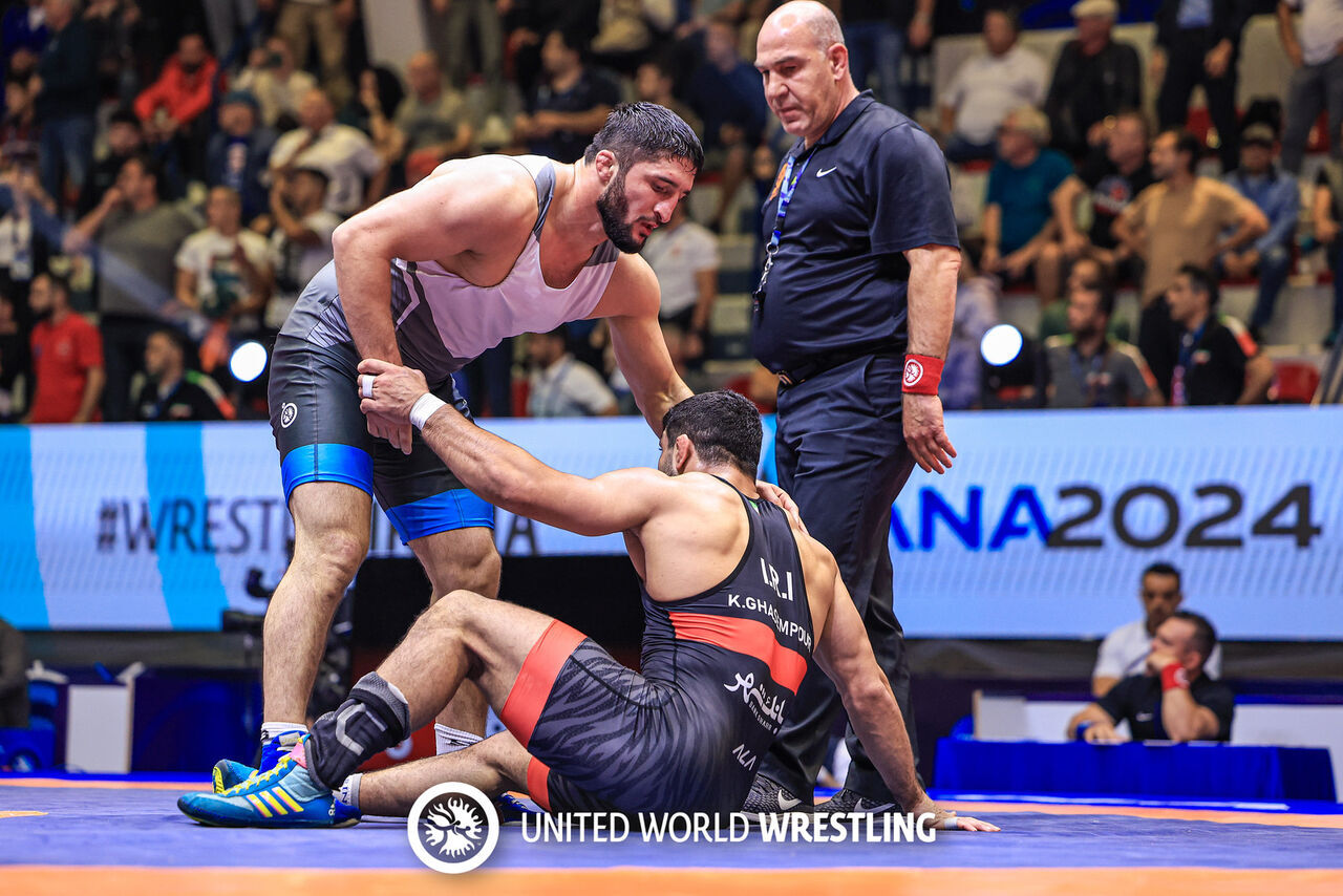 استاندار قم قهرمانی تیم استقلال قم در لیگ کشتی فرنگی را تبریک گفت