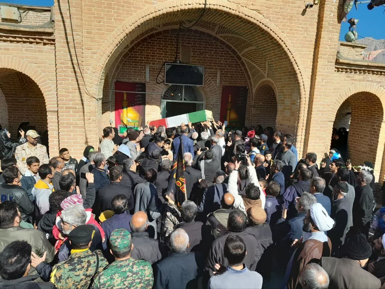 شهید گمنام در روستای سورک شهرستان فرخشهر تشییع و خاکسپاری شد+فیلم