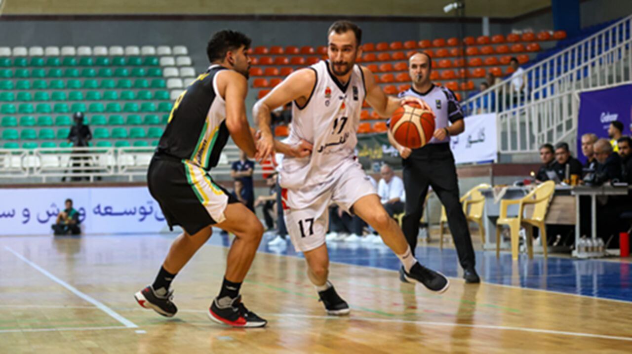 گلنور اصفهان پنجمین برد فصل را جشن گرفت