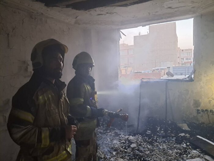 آتش سوزی ساختمان مسکونی در نعمت آباد تهران ۱۵ نجات یافته داشت