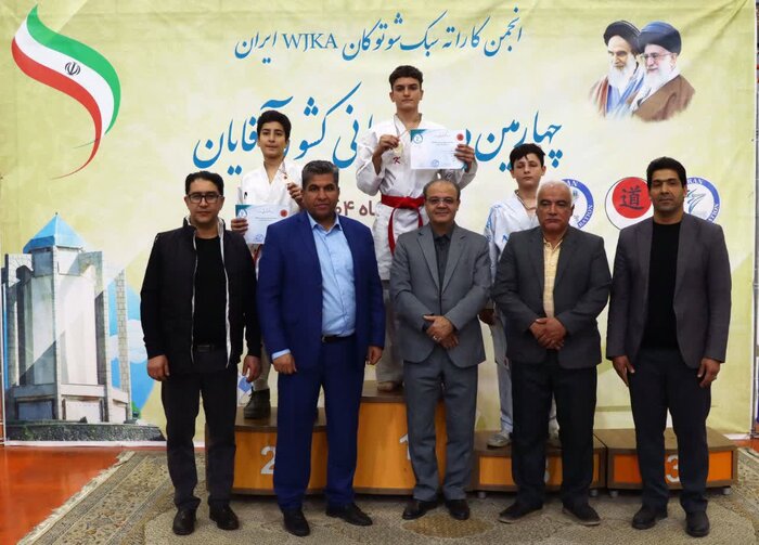 همدان قهرمان مسابقات کاراته سبک شوتوکان کشور شد