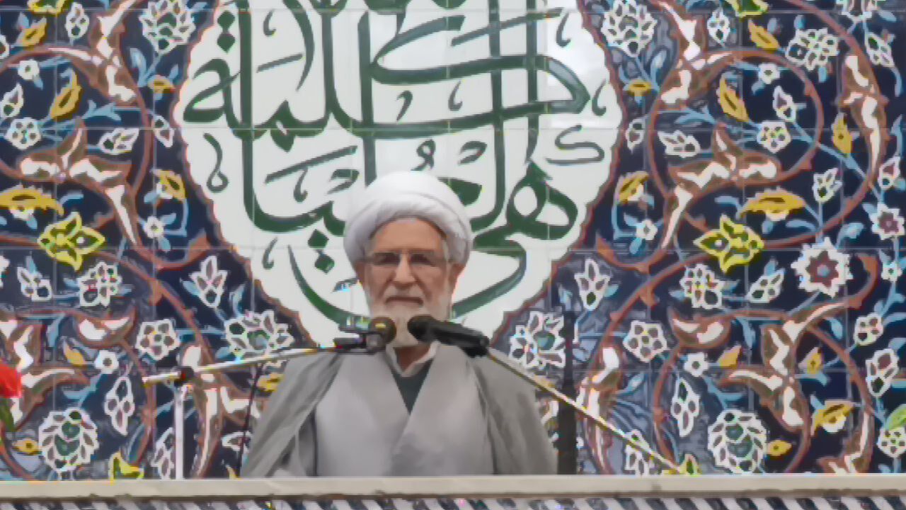 امام جمعه گناباد: اصلاح قیمت بنزین کمک به اقتصاد کشور است