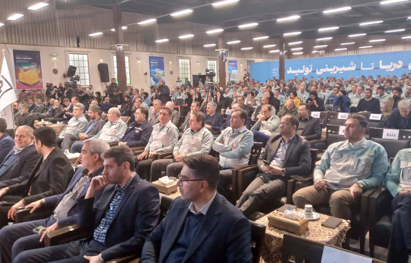 وزیر صمت: انتقال آب دریا به اصفهان ضامن پایداری صنعتی و زیستی ایران است