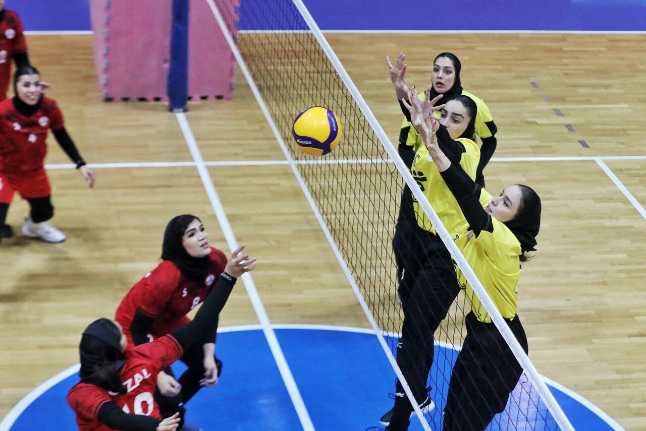 برد مقتدرانه دختران بلندقامت مقاومت شهرداری تبریز در هفته دوم لیگ برتر والیبال + فیلم