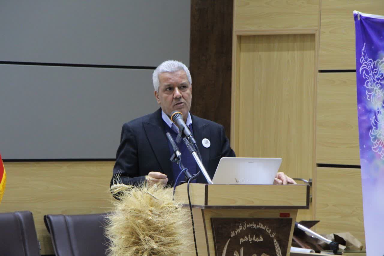 توسعه صنعت و مسکن نباید منجر به تخریب خاک شود