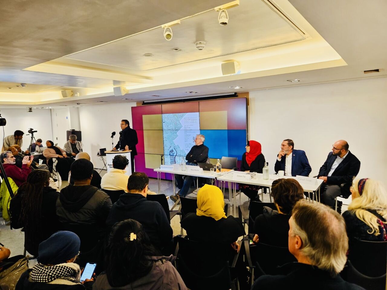 شرکت کنندگان کنفرانس اسلام‌هراسی در لندن، نسبت به عادی‌سازی نفرت علیه مسلمانان هشدار دادند