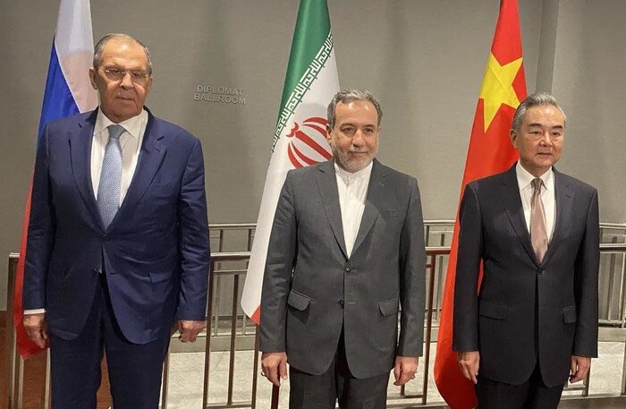 امضای ترامپ پای گواهی فوت تک‌قطبی