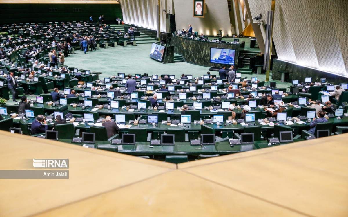 جلسه امروز (یکشنبه) مجلس سه شیفت شد