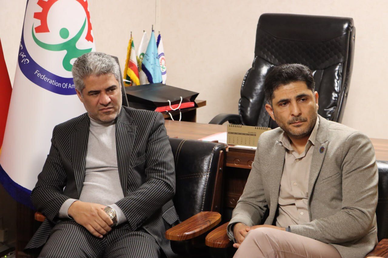 تفاهم‌نامه همکاری فدراسیون‌های شمشیربازی و کارگری امضا شد