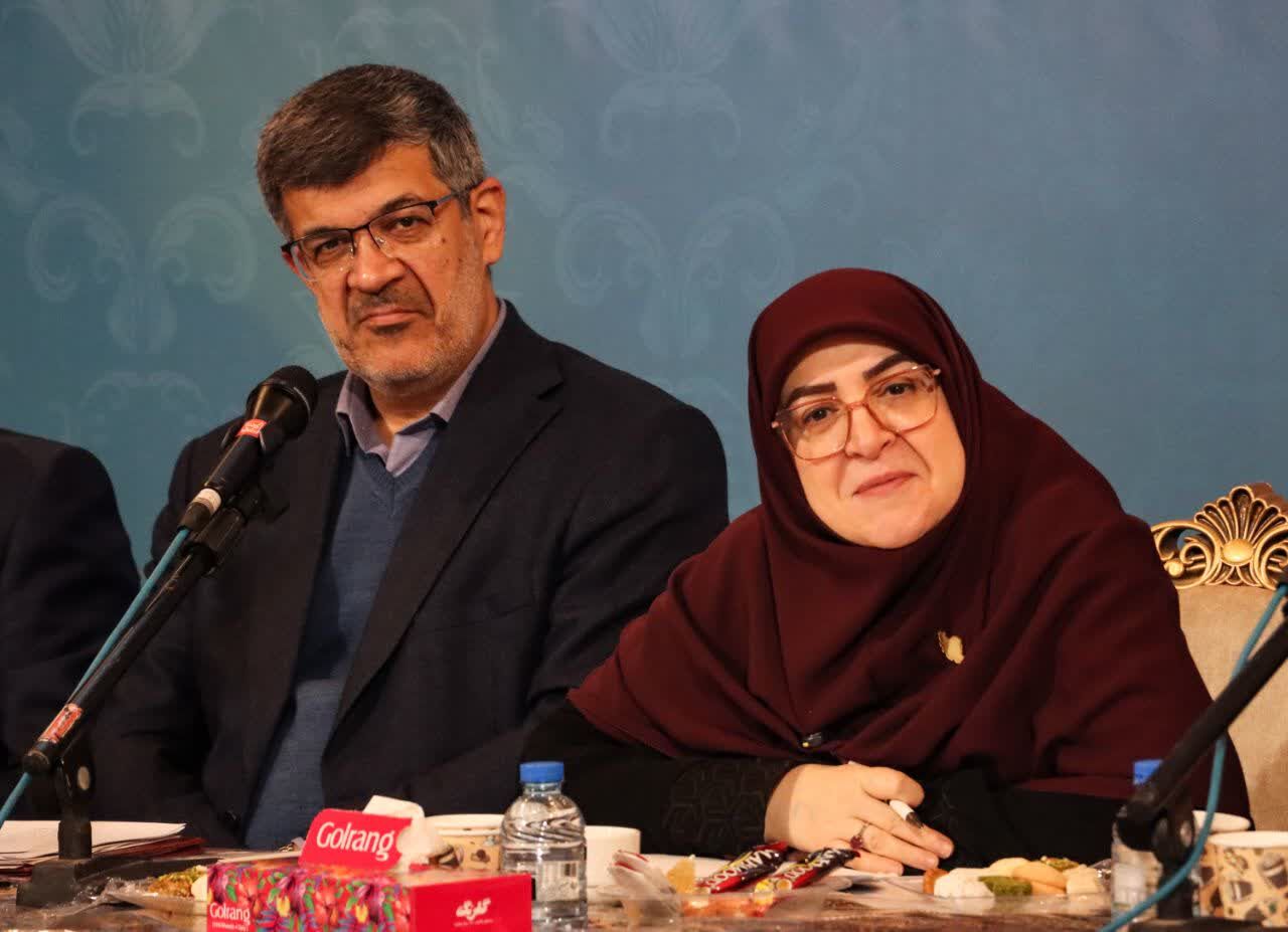 استاندار: یزد، فراتر از ظرفیت خود به کشور خدمت می‌کند