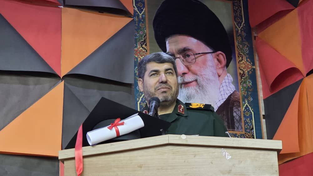 فرمانده سپاه بوشهر: دانشجویان در نقدها و مطالبه‌گری از سطحی نگری پرهیز کنند