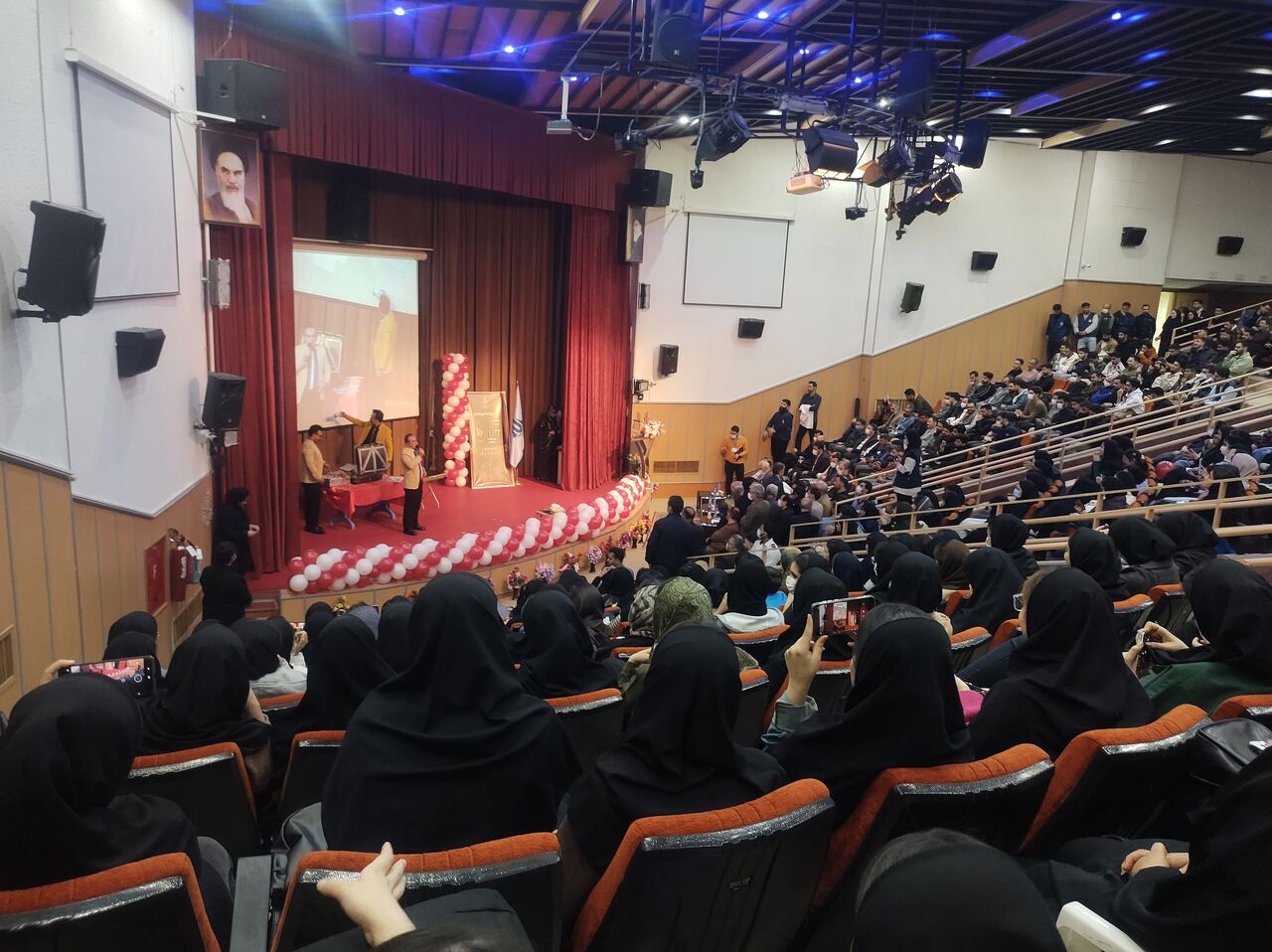 گرامیداشت روز دانشجو در دانشگاه علوم پزشکی کردستان با تاکید بر نقش مطالبهگری و آگاهی