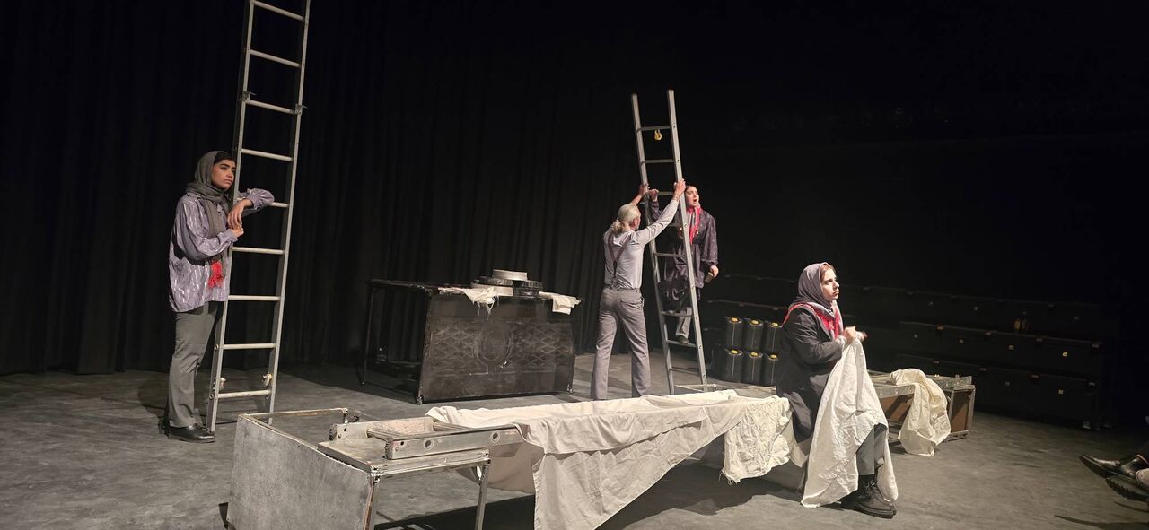 «روز بیست و نهم» به یاد شهدای حادثه انفجار قطار در نیشابور روی صحنه رفت