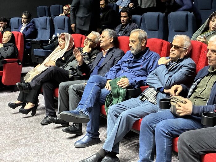 اهدای نشان درخت طلای عباس کیارستمی به عباس یاری/ منتقدی که عاشق سینما است