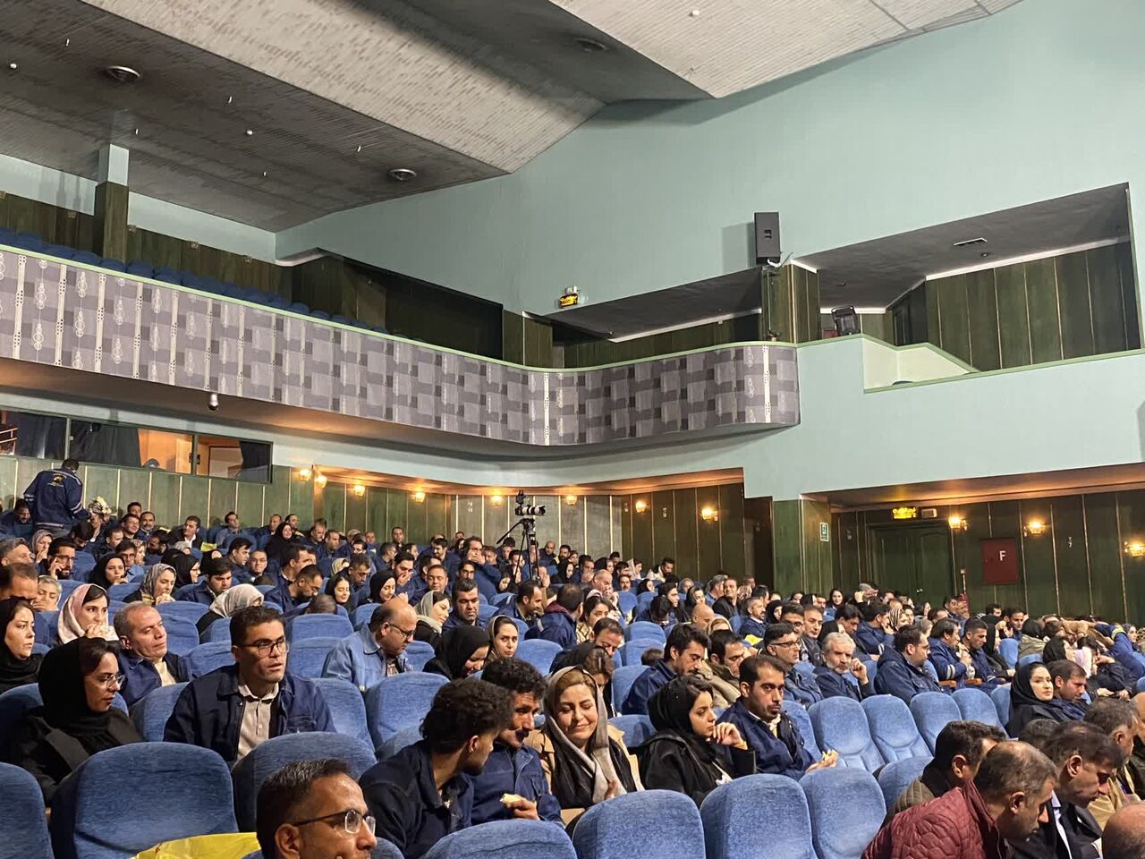 سیم‌بانان و خانواده‌هایی که نور حمایت را روشن کردند