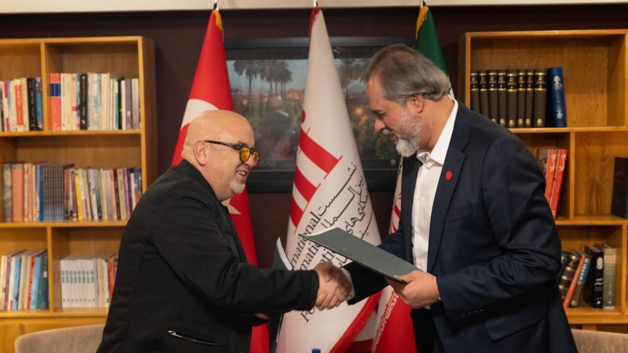 ايران وتركيا توقعان اتفاقا للتعاون السينمائي بين البلدين ايران وتركيا توقعان اتفاقا للتعاون السينمائي بين البلدين