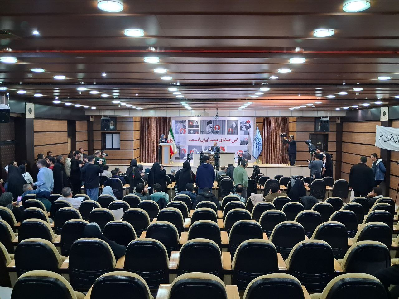 دانشجویان منتقد صداوسیما در دیدار با جبلی چه گفتند؟