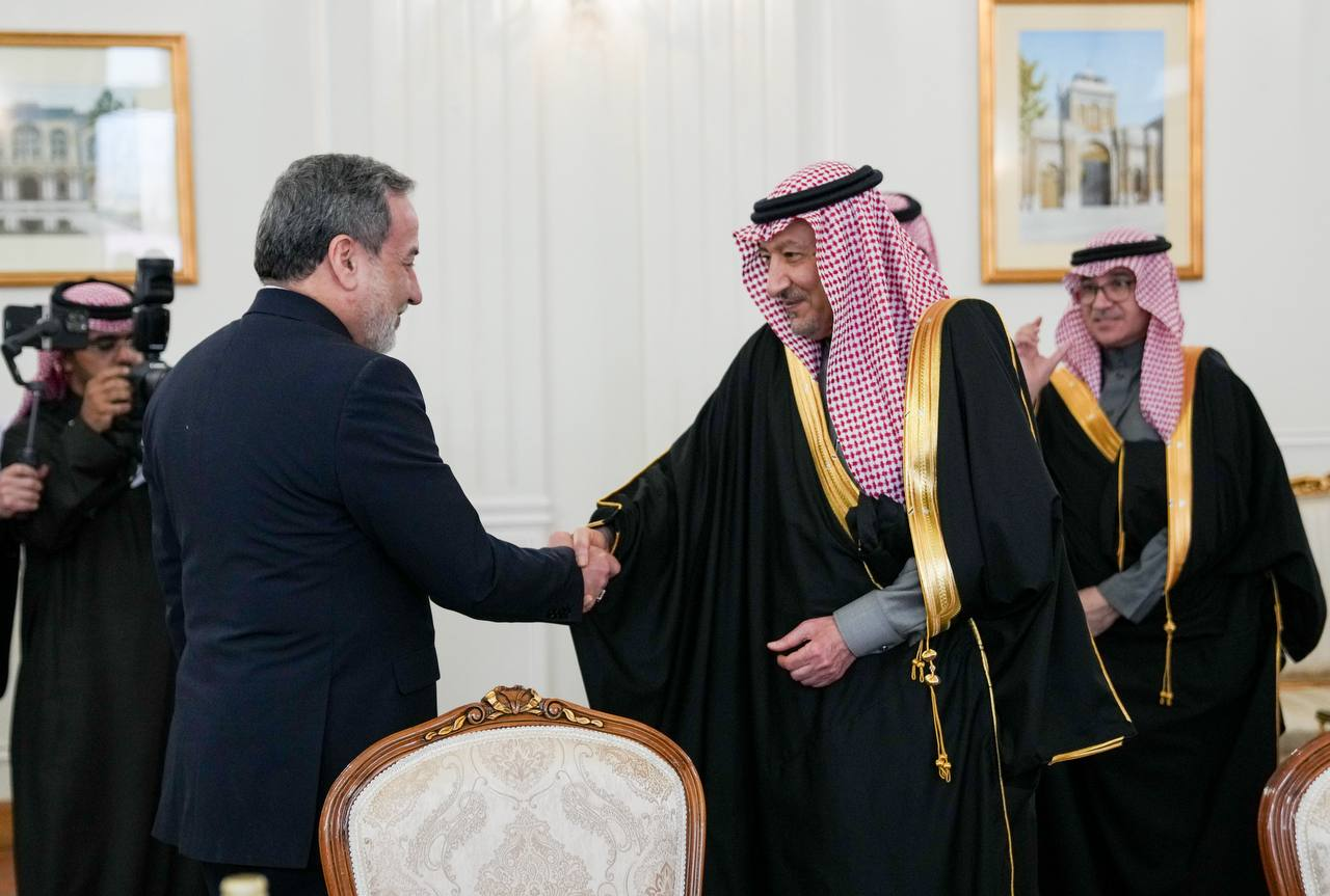 دیدار قائممقام وزیر امور خارجه عربستان سعودی و معاون وزیر امور خارجه چین با عراقچی