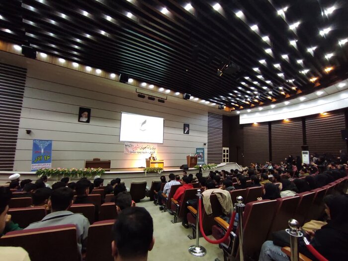 خاندوزی: فساد چای دبش با شفاف سازی اطلاعات مالی شناسایی شد