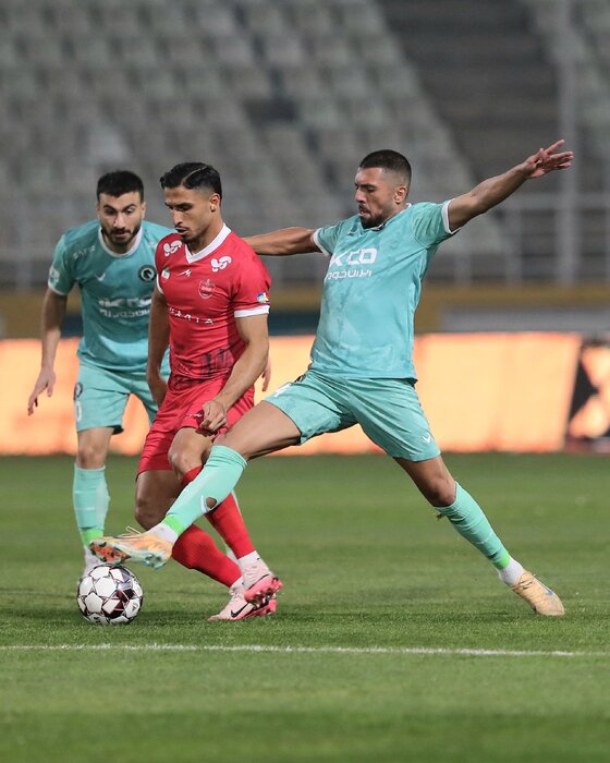 برتری دشوار پرسپولیس در اکباتان؛ صدرنشینی موقت با ارونوف