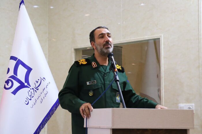 جایگاه معلمان در تحقق بیانیه گام دوم انقلاب بیبدیل است