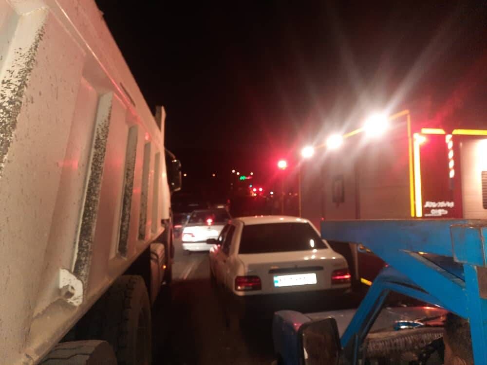 بارش باران منجر به وقوع ۲ تصادف زنجیره ای در تهران با ۱۵ مصدوم شد+ فیلم بارش باران منجر به وقوع ۲ تصادف زنجیره ای در تهران با ۱۵ مصدوم شد+ فیلم