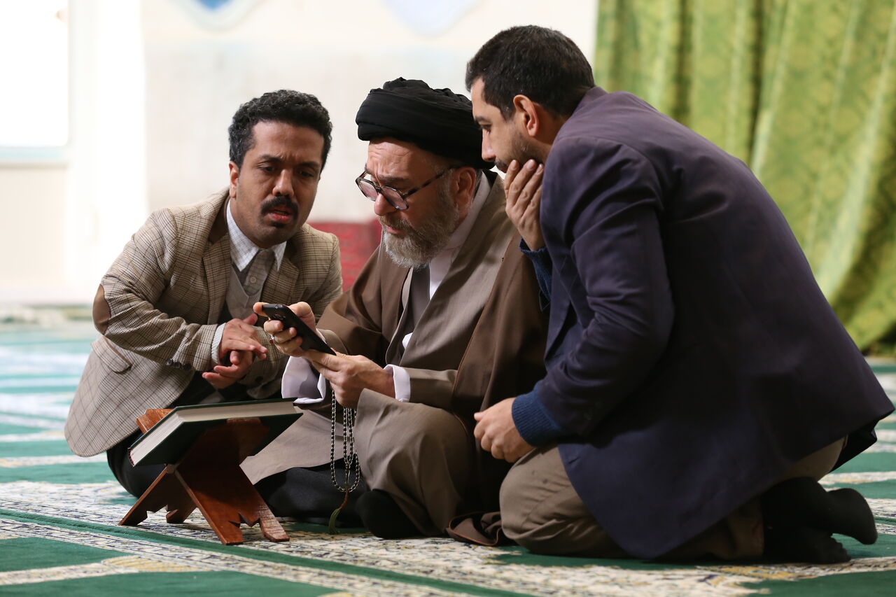 کاردان: طنز درمانگر به فکر اصلاح است نه درآمدزایی/تجربه های متفاوت در نقش روحانی