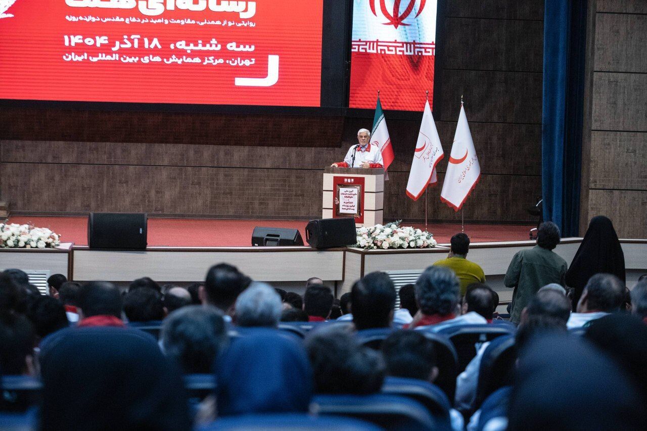 عذرخواهی عارف به خاطر مشکلات معیشتی/ دولت به مطالبات به حقِ مردم پاسخ درخور میدهد