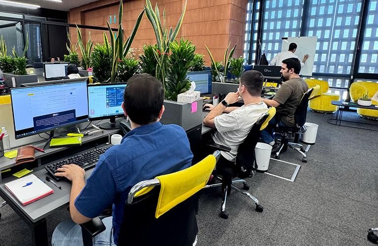 ایده پردازان جوان تا تجاری سازی نهایی محصول نوآورانه حمایت می شوند