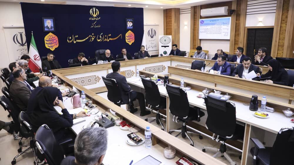 استاندار خوزستان: تسهیلات بخش تولید باید سریع‌تر و با اولویت‌بندی پرداخت شود