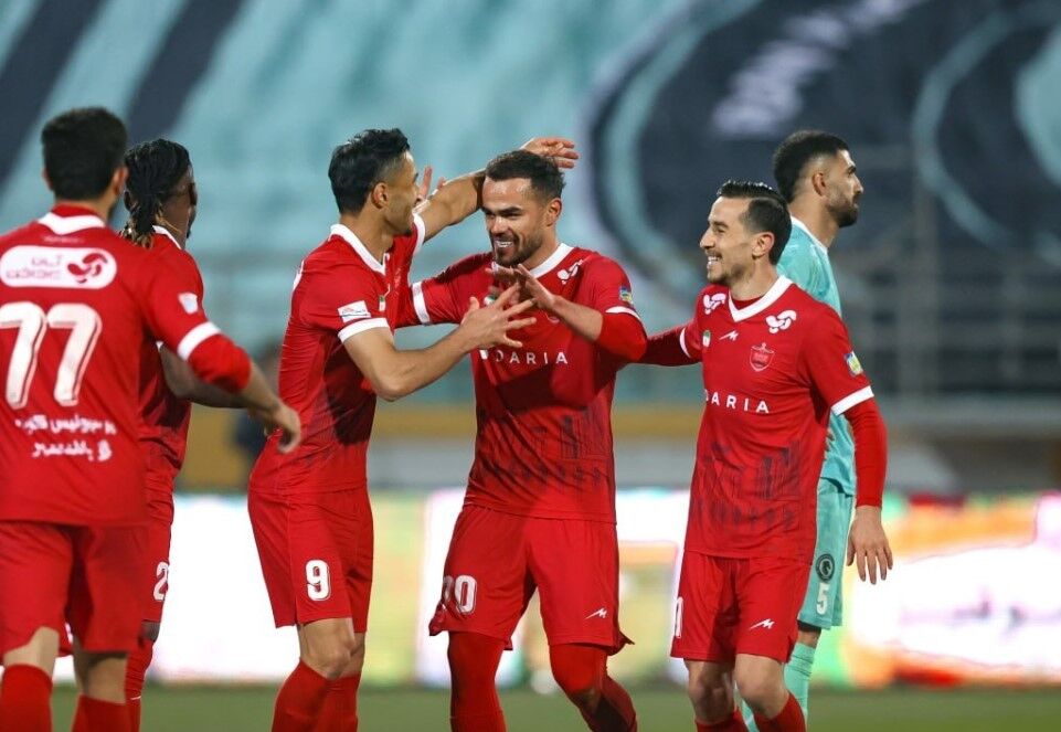 پیروزی دشوار پرسپولیس در اکباتان در روز پیروزی المپیاکوس با پاس گل طارمی