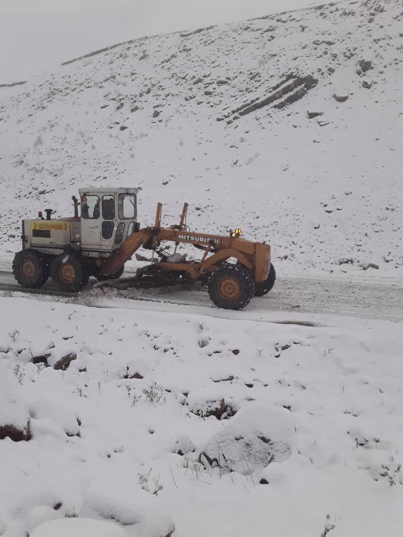 ارتفاع برف در جاده پونل گیلان به ۲۰ سانتیمتر رسید |فیلم