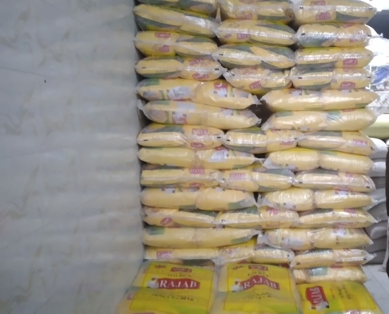 انبار احتکار برنج و شکر در ایلام کشف شد