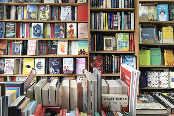 عیدی کتابفروشی‌های شیراز به مردم در هفته بزرگداشت مقام مادر