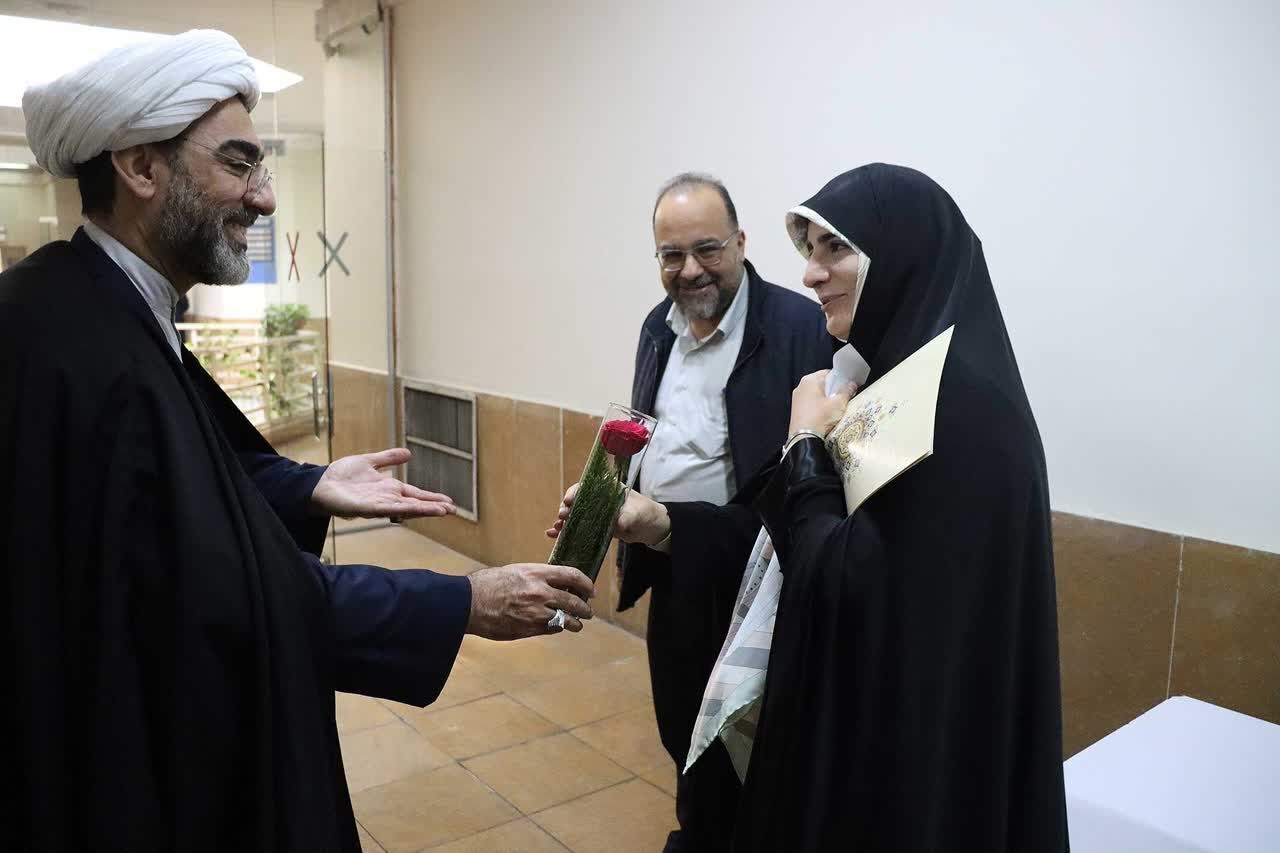 سیره حضرت زهرا (س) چراغ راه بانوان در عرصه‌های فرهنگی و اجرایی است