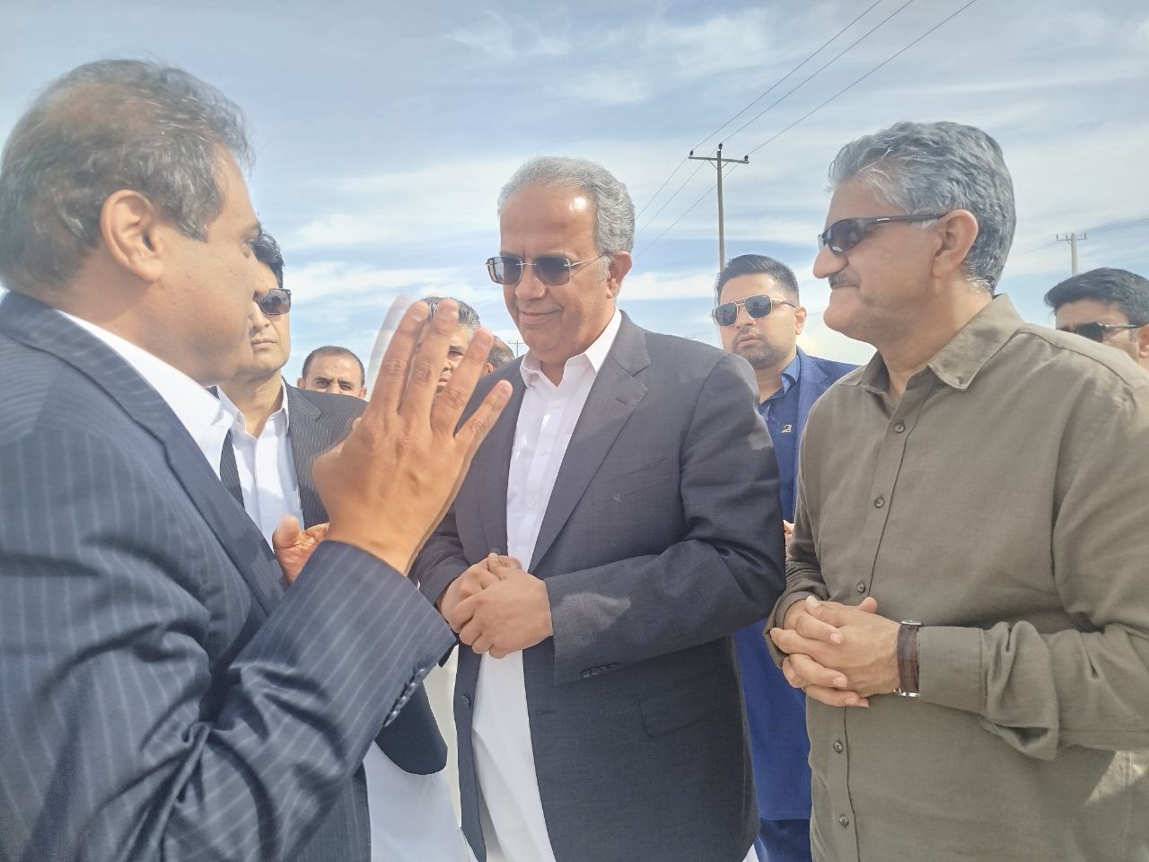 استاندار: تعهد ساخت راههای اصلی سیستان و بلوچستان به ۳۰۰ کیلومتر رسید