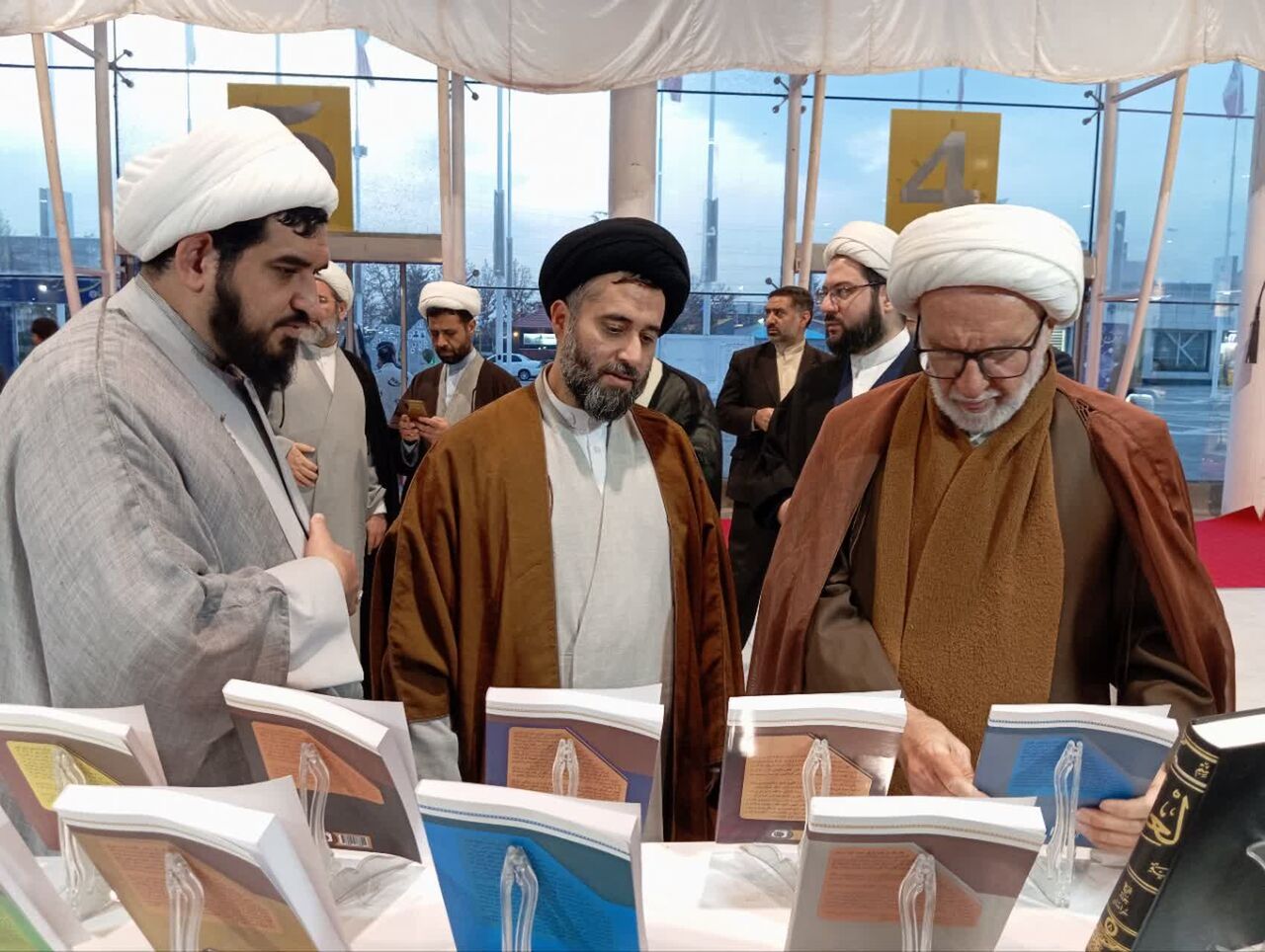 ۱۰ جلد کتاب حوزوی در نمایشگاه پژوهش مشهد رونمایی شد