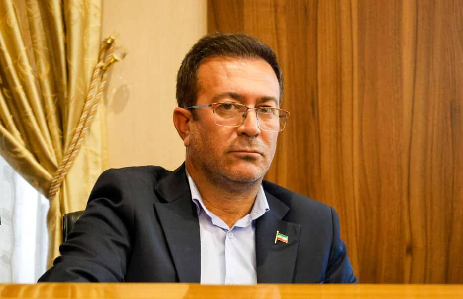 عضو جبهه اصلاحات فارس: تغییر معاونت سیاسی استانداری در آستانه انتخابات، به نفع استان نیست