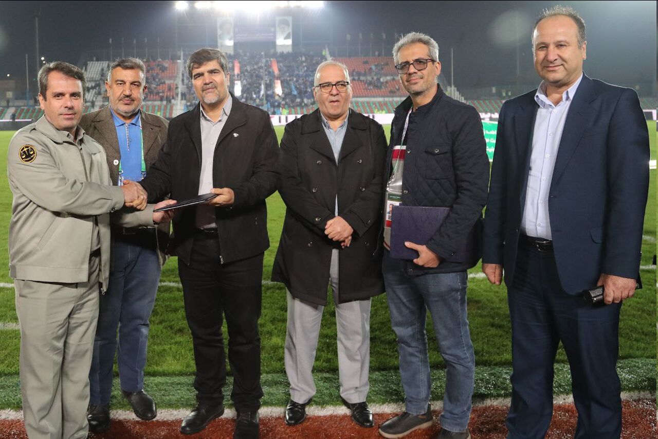 ‌تقدیر از سه محیط‌بان پرتلاش تالاب انزلی از سوی باشگاه استقلال