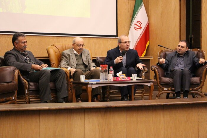 جاسوسی آسان، تغییر مفهوم خانواده، جعل عمیق و بیکاری گسترده از تهدیدات مهم هوش مصنوعی است