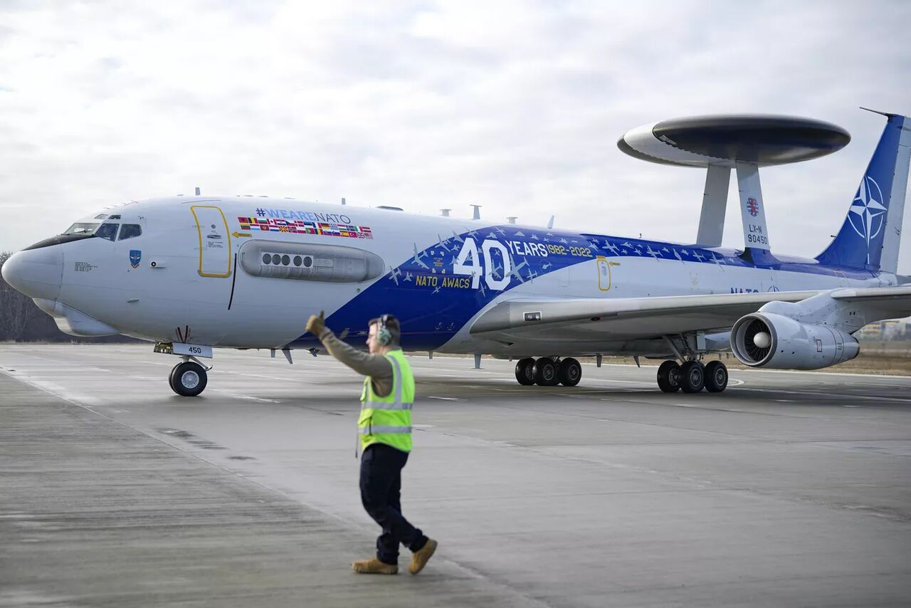 سرویس امنیت فدرال روسیه از فعالیت رادارهای پرنده ناتو در نزدیکی مرزهای این کشور خبر داد