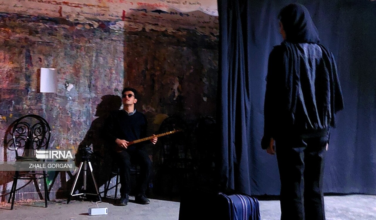 برج منقلب؛ روایتی از فروریختن جهان‌های خاموش و طلوع فهمی تازه