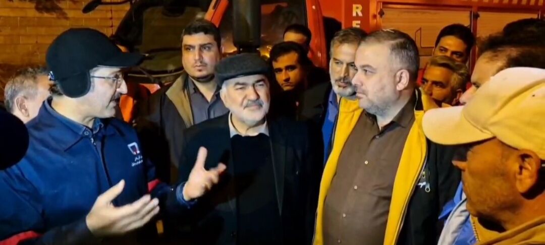 استاندار خوزستان روند مهار آتش کارخانه قارچ دزفول را بررسی کرد